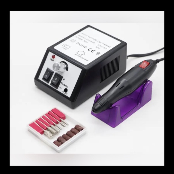 MANICURE/PEDICURE SET - Picture 2 of 2